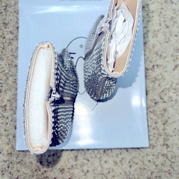 NWT AND BOX Steve Madden Booties - Picture 6 of 7